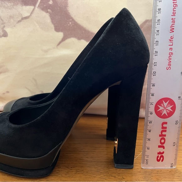 Chanel Shoes Size 35 1/2 - Picture 9 of 9